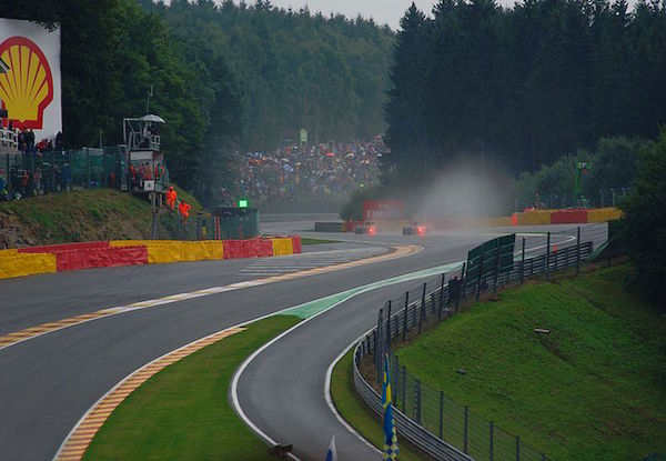 Eau Rouge Kurve Spa Francorchamps